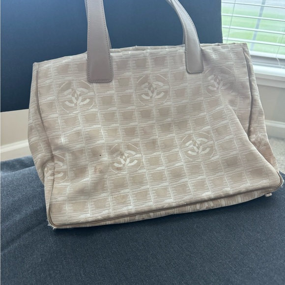 CHANEL Nylon Medium Travel Tote - Picture 5 of 6